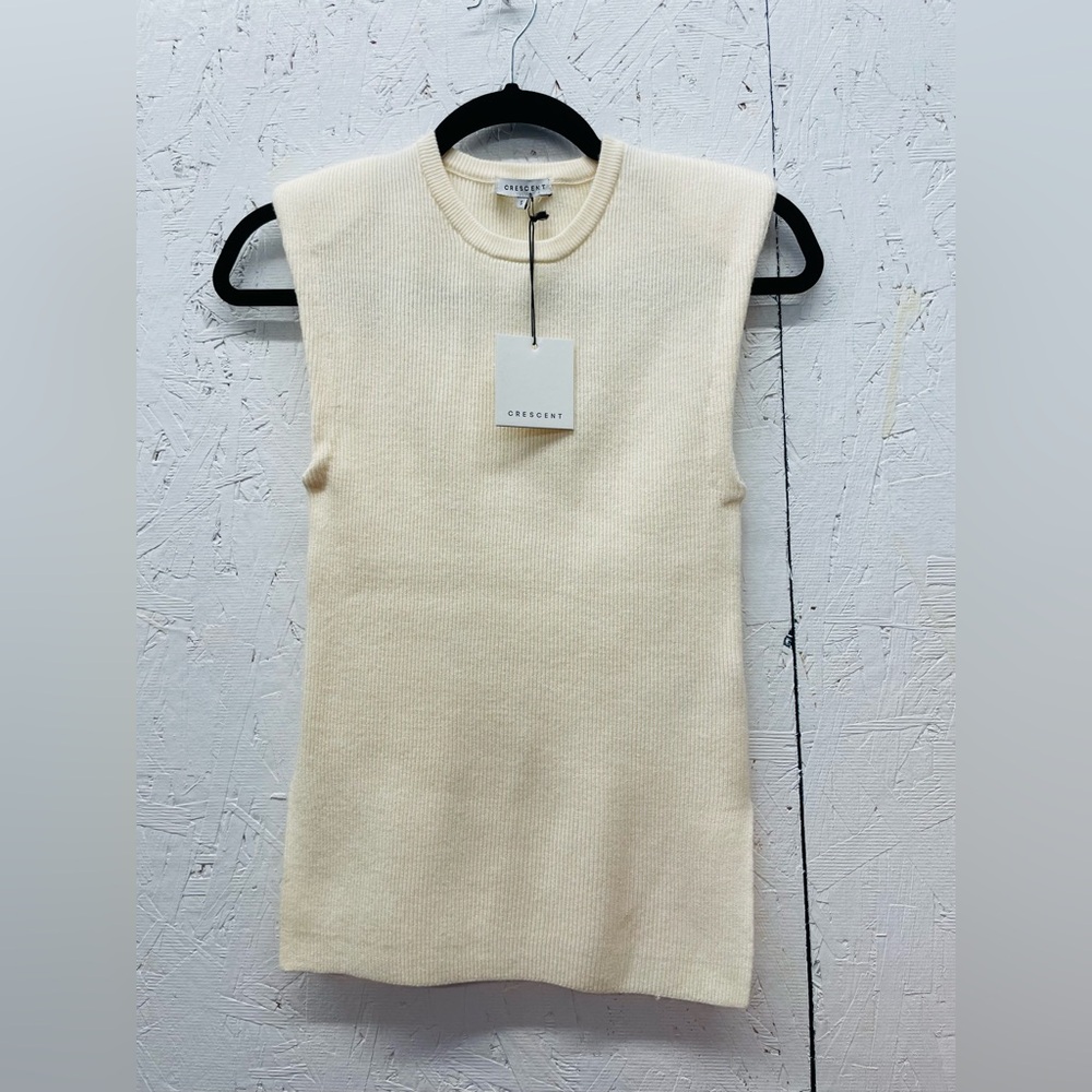 Women Crescent sweater tank top size small